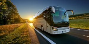 Razones para viajar en autobus rentado este verano